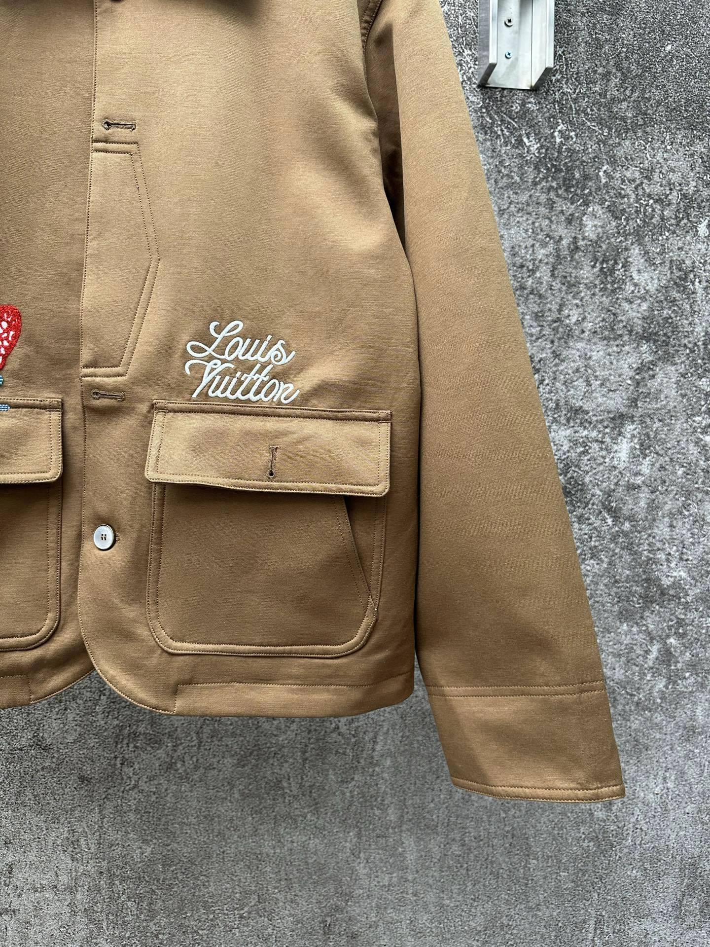 wg.luxury-- 8V Nigo item: E-F431J1719